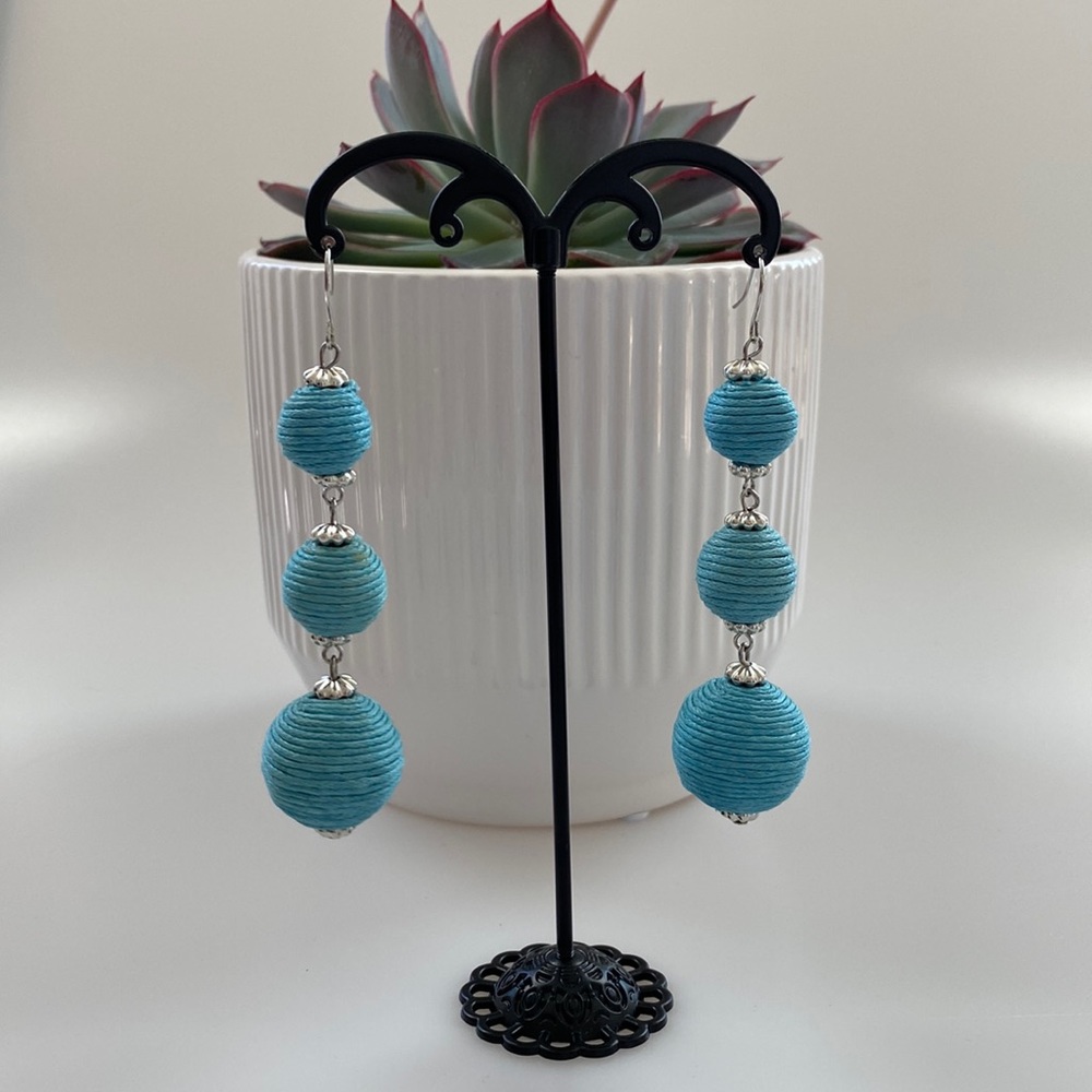 💗HP💗NEW Blue Bon Bon Dangle Ball Earrings.